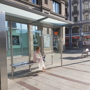 Ciudadanos pide una marquesina en la parada de autobús al principio de Puente Castro