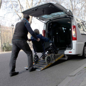 Cs pide que el Ayuntamiento cumpla con la obligación de un 5% de taxis adaptados para personas con movilidad reducida