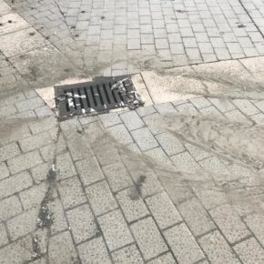 Cs insta al Ayuntamiento a limpiar la plaza de la calle Cantareros tras la fuerte granizada del domingo