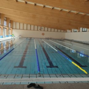 Ciudadanos pide que se invierta en un tratamiento sustituto al cloro en todas las piscinas municipales