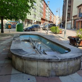 Ciudadanos reclama que se repare o se utilice la fuente abandonada  de la calle José María Fernández