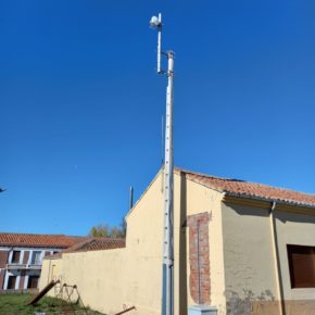 Ciudadanos Bustillo del Páramo lamenta la instalación de una antena en un colegio cerrado en Acebes