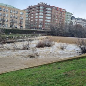 CS exige al Ayuntamiento  que “haga sus deberes” y limpie el cauce del río Bernesga ante posibles inundaciones
