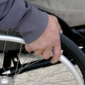 Ciudadanos advierte que las rampas de los autobuses son una “trampa» para los usuarios de sillas de ruedas